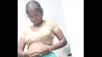 Panruti Aunty Sex Video - Adult xxx video Panruti L.N.Puram Tamil 34 yrs old married hot and sexy  housewife aunty Mrs. Gayathri Selvam stripping her nighty dress and showing  her saggy boobs at kitchen room viral porn
